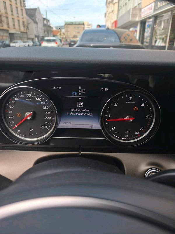 Gebraucht Mercedes E200 150 PS (110 kW) 2017 Schwarz Limousine