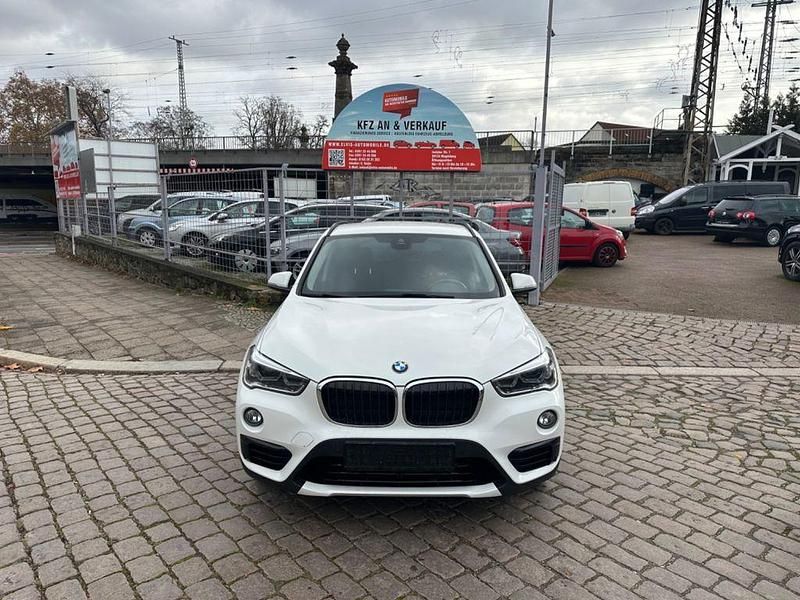Weiß Gebraucht 2017 BMW X1 Sport Line SUV | 16.990 € (Guter Preis) - Bild 1/4