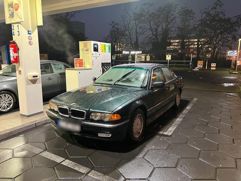 Grün Gebraucht 1999 BMW 728 Limousine | 4.790 € (Guter Preis) - Bild 1/4