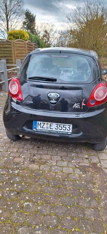 Gebraucht Ford Ka Ambiente 69 PS (50 kW) 2012 Schwarz Kleinwagen