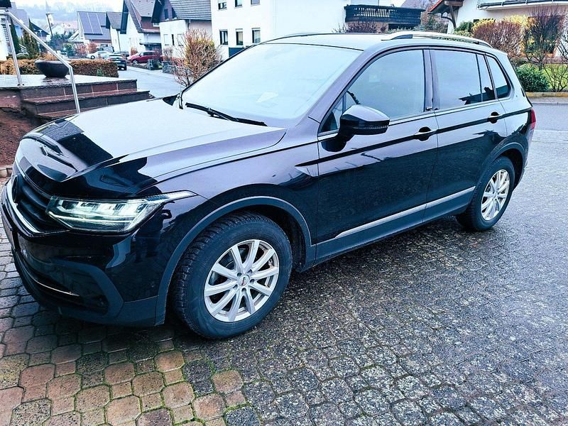 Gebraucht VW Tiguan Active 150 PS (110 kW) 2022 Schwarz SUV