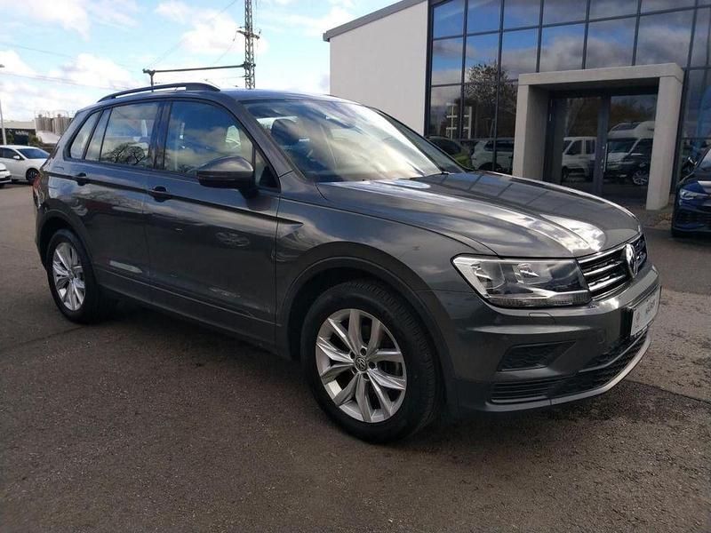 Gebraucht VW Tiguan Trendline 125 PS (91 kW) 2017 Indiumgrau metallic SUV