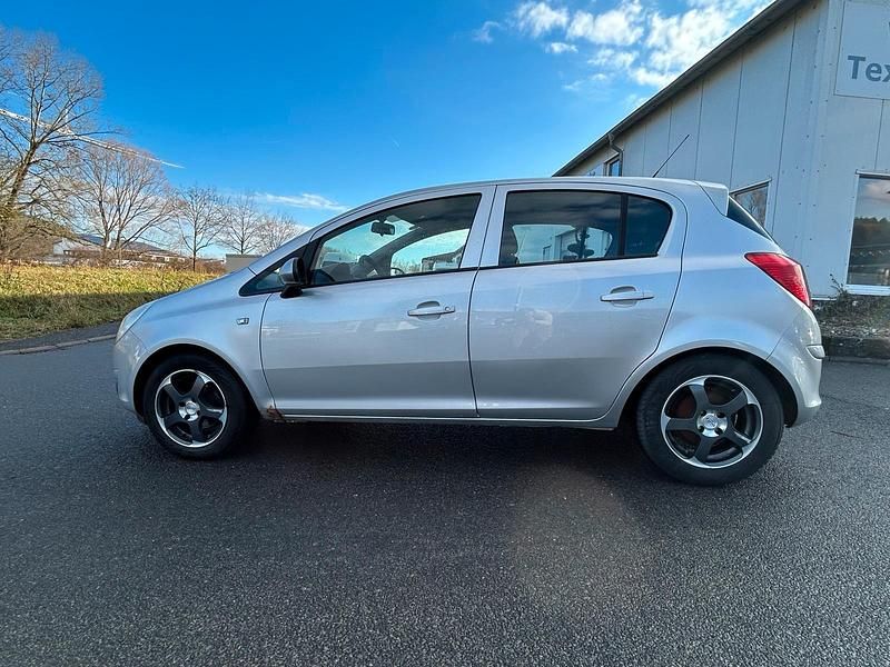 Gebraucht Opel Corsa 80 PS (58 kW) 2008 Silber Coupé