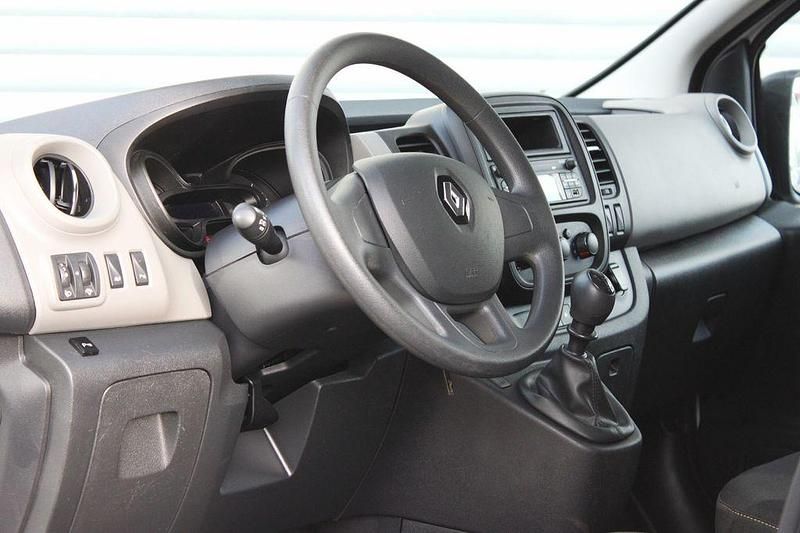 Gebraucht Renault Trafic Komfort 120 PS (88 kW) 2019 Weiß Van / Kleinbus