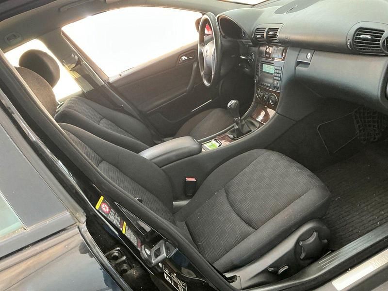 Gebraucht Mercedes C180 143 PS (105 kW) 2007 Schwarz Kombi