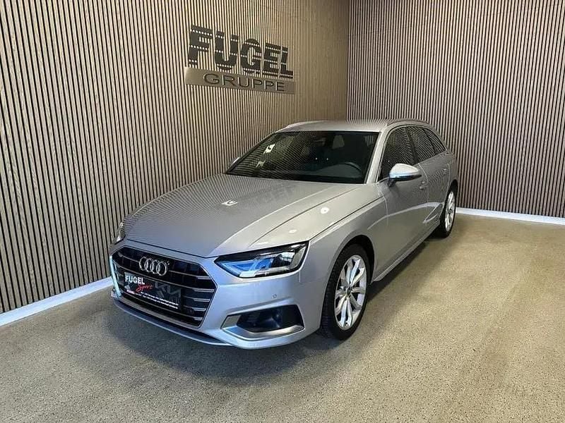 Second-hand Audi A4 Advanced 204 CP (150 kW) 2022 Argintiu Berlinǎ
