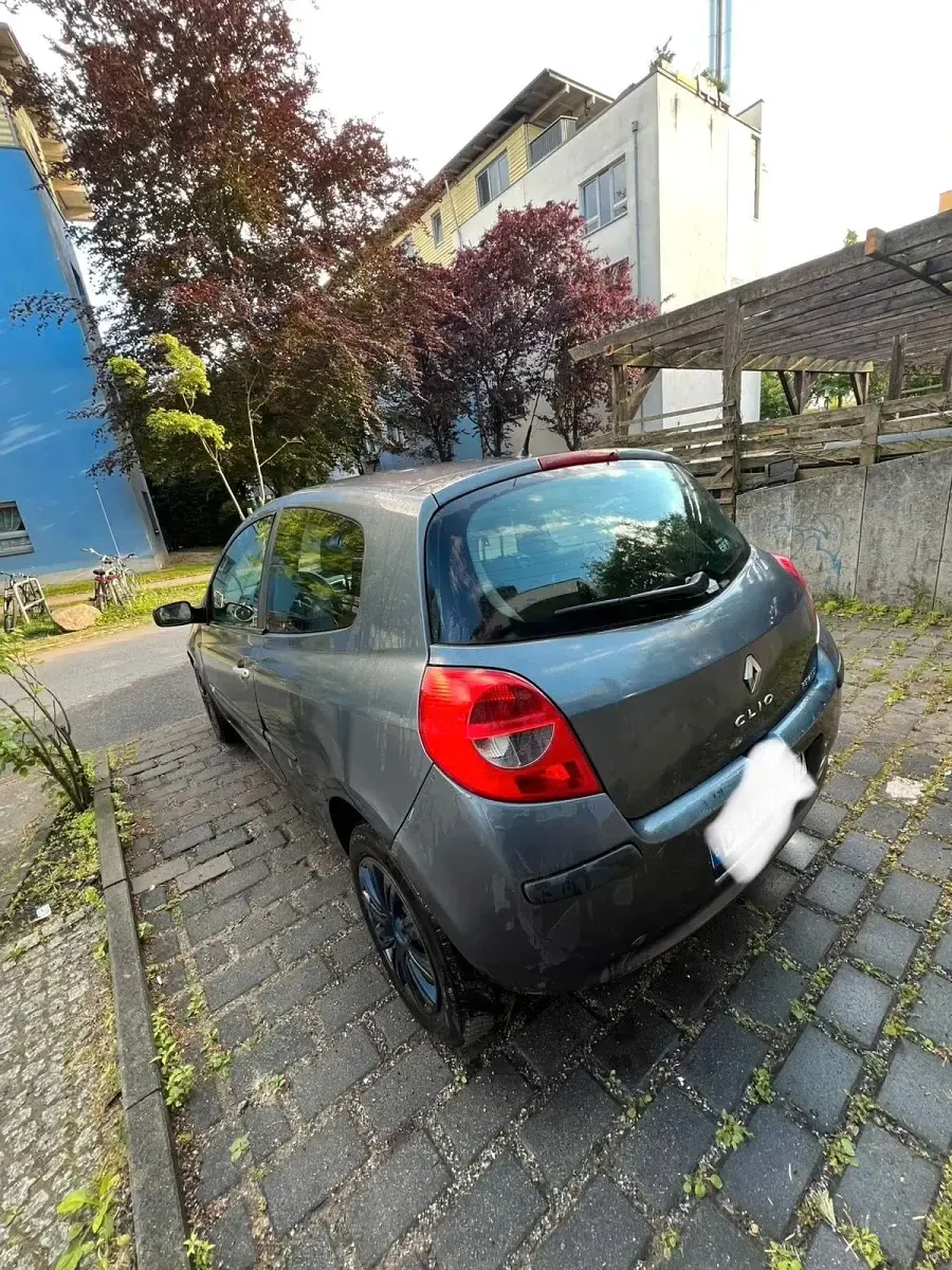 Gebraucht Renault Clio 75 PS (55 kW) 2005 Grau Kleinwagen