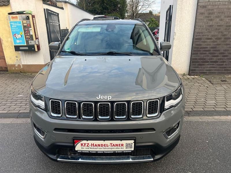Gebraucht Jeep Compass Limited 150 PS (110 kW) 2020 Grau SUV
