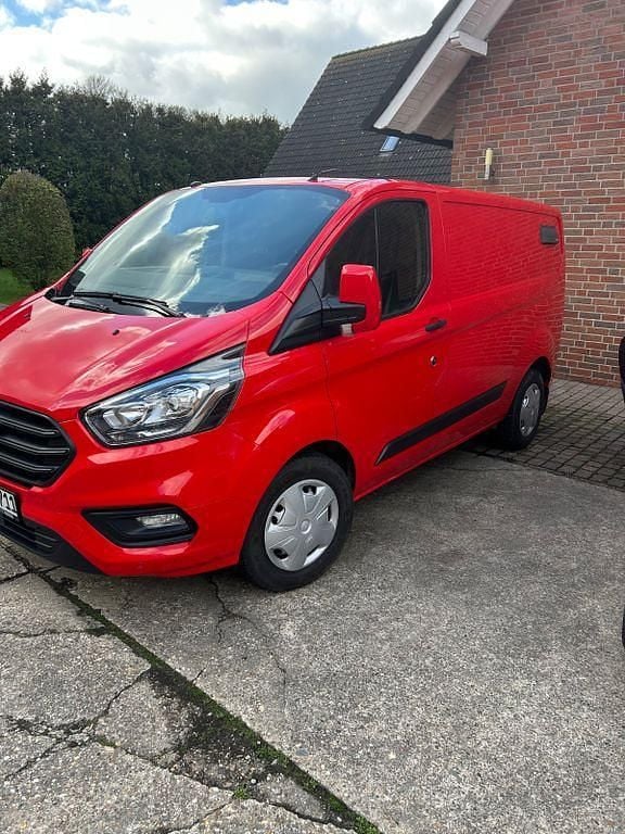 Second-hand Ford Transit Custom 131 CP (96 kW) 2019 Roșu Monovolum