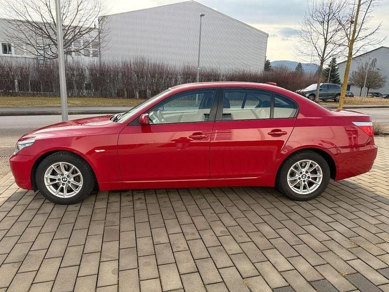 Gebraucht BMW 525 218 PS (160 kW) 2009 Rot Limousine