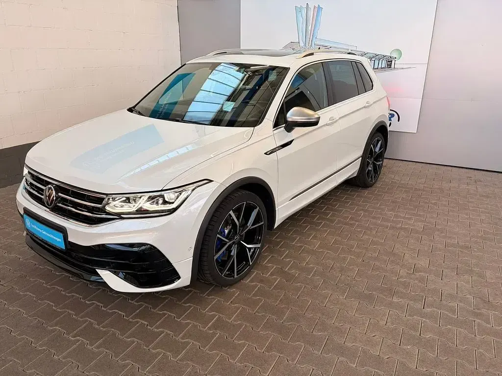 Gebraucht VW Tiguan R 320 PS (235 kW) 2023 Oryxweiß perlmutteffekt (metallic) SUV