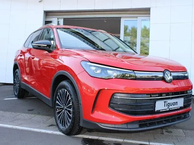 Neu VW Tiguan Goal 150 PS (110 kW) 2026 Rot SUV