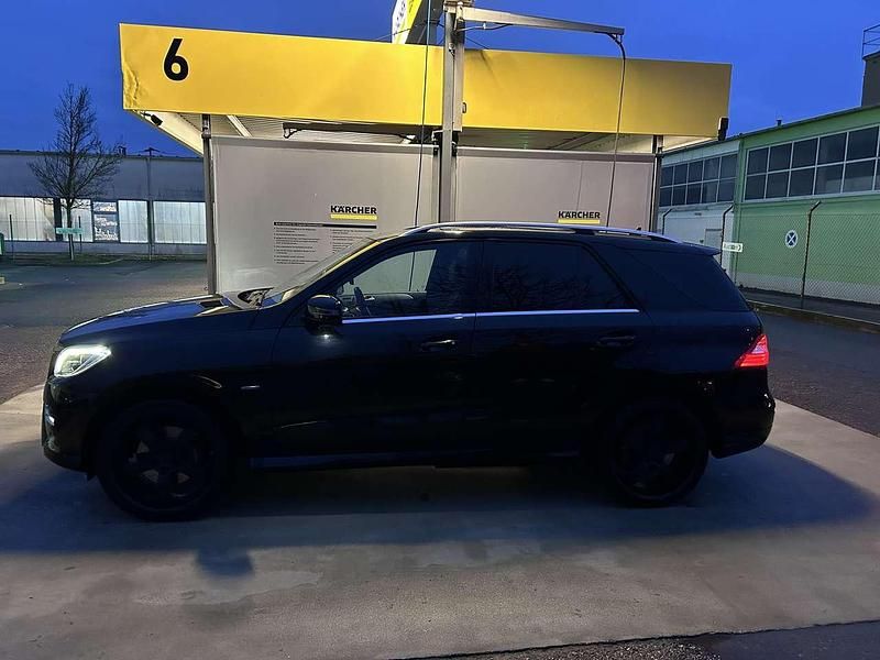 Gebraucht Mercedes ML350 258 PS (189 kW) 2012 SUV