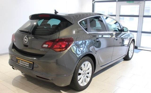 Gebraucht Opel Astra Exklusiv 165 PS (121 kW) 2014 Grau metallic Limousine