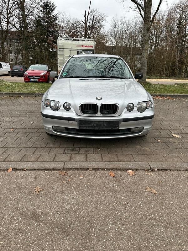 Silber Gebraucht 2001 BMW 316 Limousine | 500 € (Superpreis) - Bild 1/4