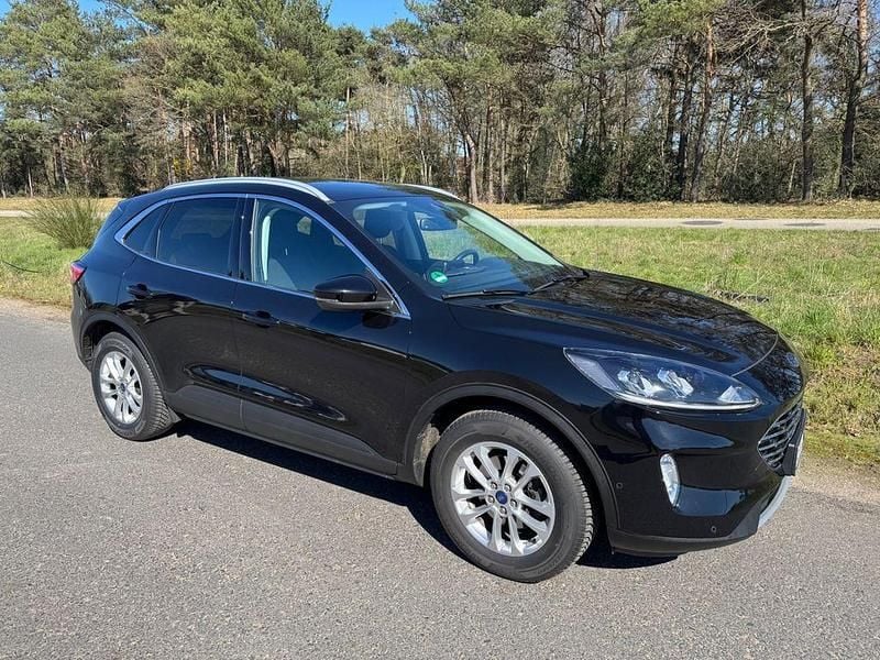 Gebraucht Ford Kuga Titanium 150 PS (110 kW) 2020 Schwarz SUV