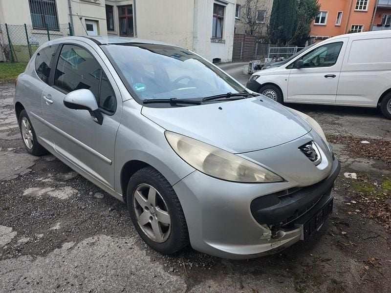 Silber Gebraucht 2007 Peugeot 207 Tendance Limousine | 850 € (Guter Preis) - Bild 1/3