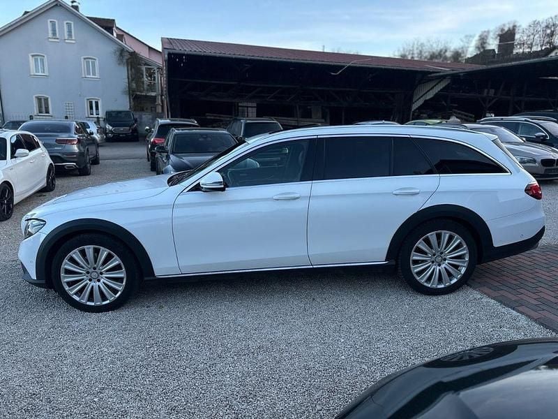 Gebraucht Mercedes E220 All-Terrain 194 PS (142 kW) 2018 Weiß Kombi