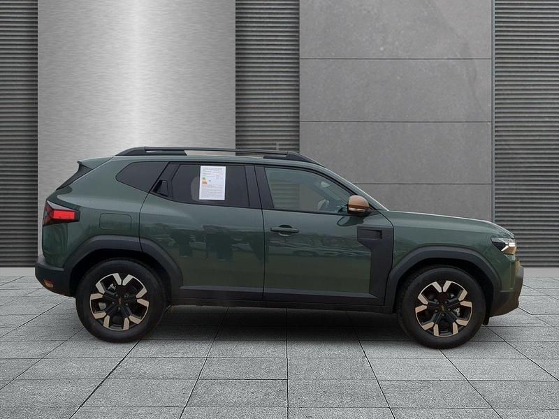 Neu Dacia Duster Journey 122 PS (89 kW) 2025 Zedergrün SUV