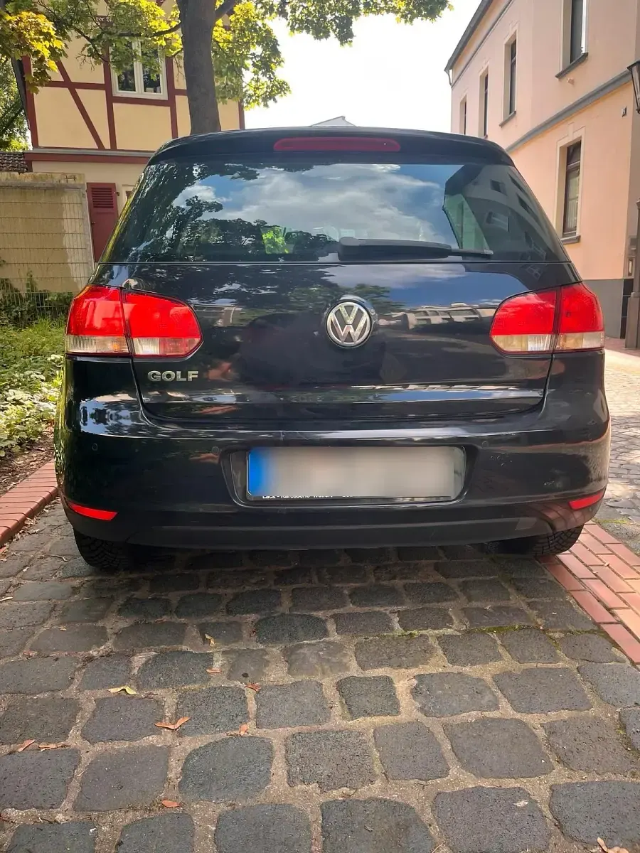 Gebraucht VW Golf VI 100 PS (73 kW) 2011 Schwarz Kleinwagen