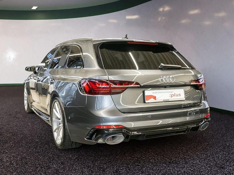 Gebraucht Audi RS4 Ambiente 450 PS (330 kW) 2024 Daytonagrau perleffekt Kombi