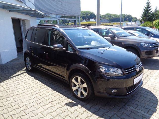 Gebraucht VW Touran 140 PS (102 kW) 2011 Schwarz metallic Van / Kleinbus