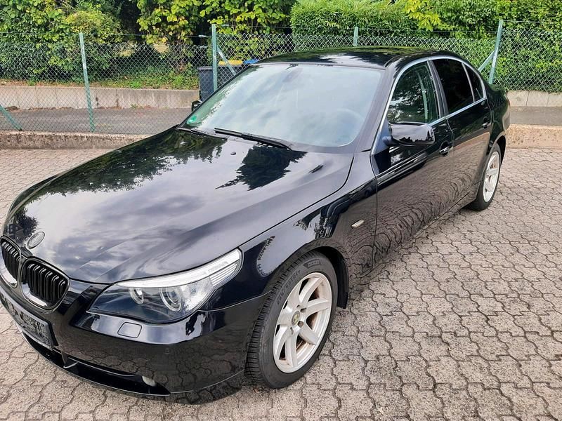 Schwarz Gebraucht 2004 BMW 520 Limousine | 2.590 € (Superpreis) - Bild 1/4