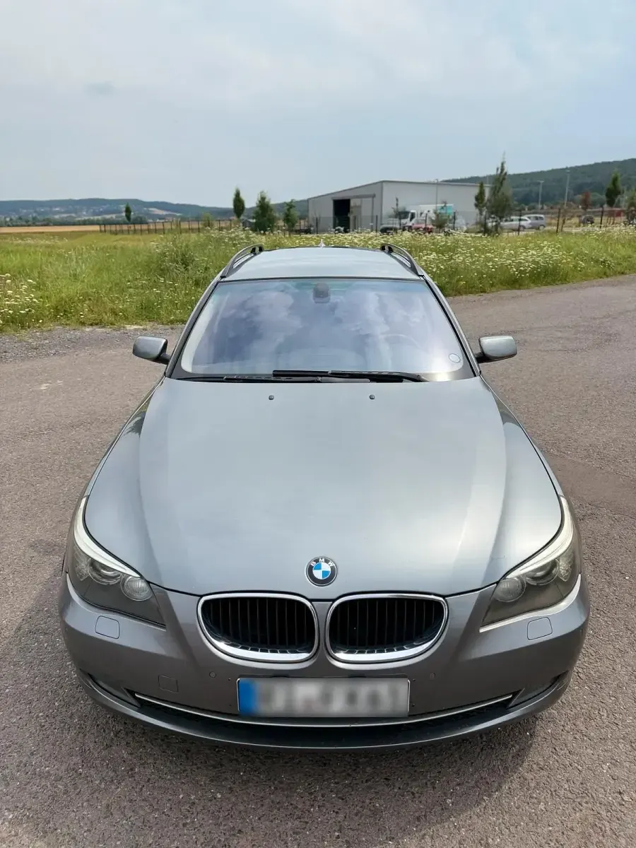 Gebraucht BMW 520 177 PS (130 kW) 2007 Silber Kombi