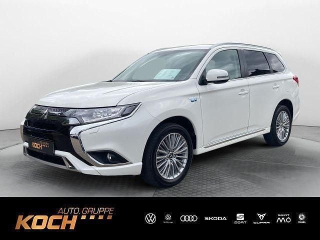 Weiß Gebraucht 2019 Mitsubishi Outlander P-HEV SUV | 21.430 € (Fairer Preis) - Bild 1/4