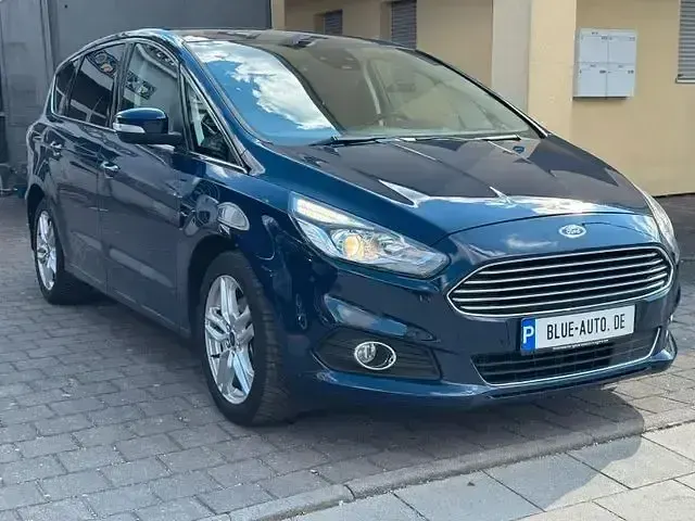 Gebraucht Ford S-MAX Titanium 241 PS (177 kW) 2019 Blau Van / Kleinbus