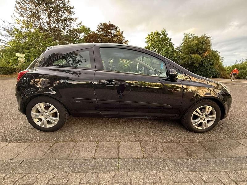 Schwarz Gebraucht 2007 Opel Corsa Sport Kleinwagen | 3.300 € (Fairer Preis) - Bild 1/4