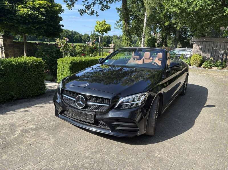 Gebraucht 2019 Mercedes C200 AMG line Cabrio | 35.400 € (Fairer Preis) - Bild 1/4