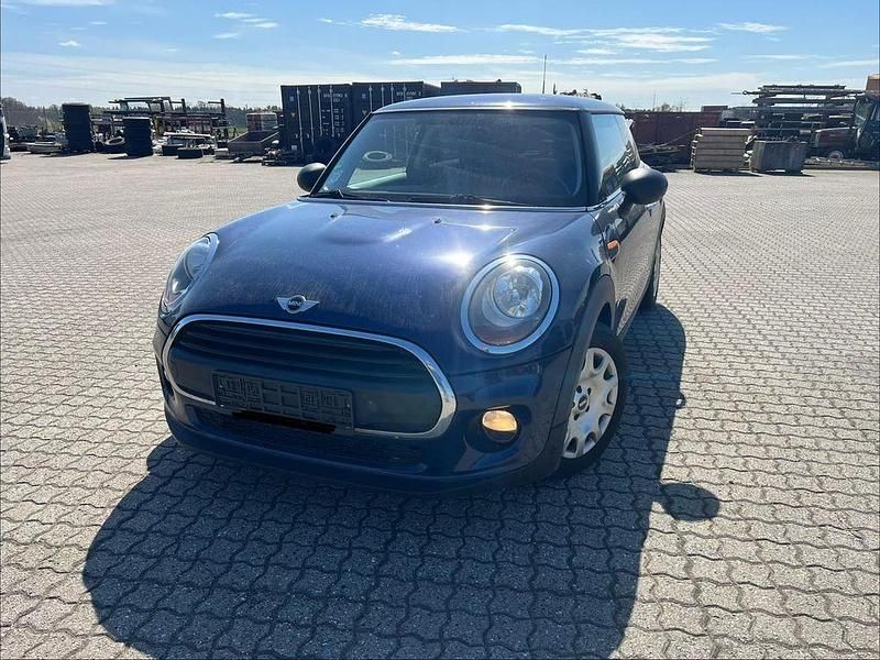 Usata Mini ONE 102 CV (75 kW) 2017 Blu Utilitaria