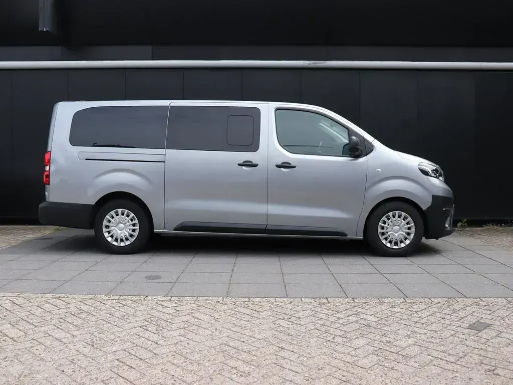 Gebraucht Toyota Proace Cool 120 PS (88 kW) 2022 Grau Van / Kleinbus