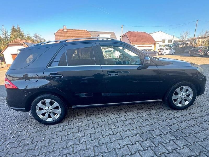 Gebraucht Mercedes ML350 258 PS (189 kW) 2014 Schwarz SUV
