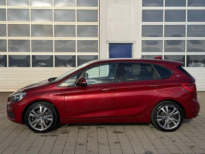 Gebraucht BMW 225 Active Tourer Advantage 224 PS (164 kW) 2017 Rot Van / Kleinbus
