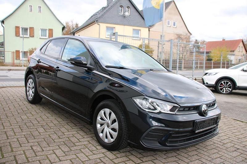 Gebraucht VW Polo Life 95 PS (69 kW) 2022 Schwarz Kleinwagen