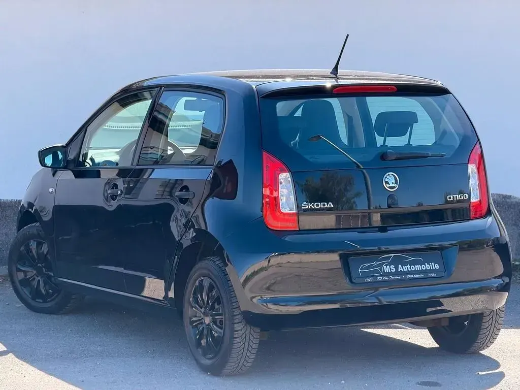 Używany Skoda Citigo Active 60 KM (44 kW) 2013 Czarny Hatchback