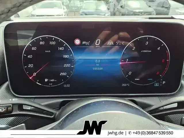 Gebraucht Mercedes C200 Avantgarde 163 PS (119 kW) 2023 Schwarz Kombi