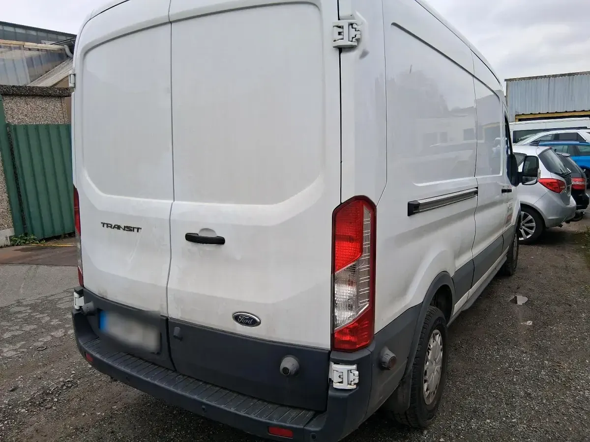 Gebraucht Ford Transit 140 PS (102 kW) 2017 Weiß Van / Kleinbus