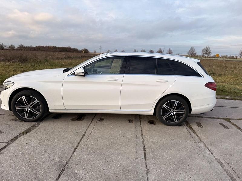 Gebraucht Mercedes C220 194 PS (142 kW) 2020 Weiß Kombi