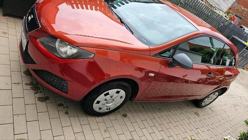 Rot Gebraucht 2009 Seat Ibiza Kleinwagen | 3.650 € (Fairer Preis) - Bild 1/4