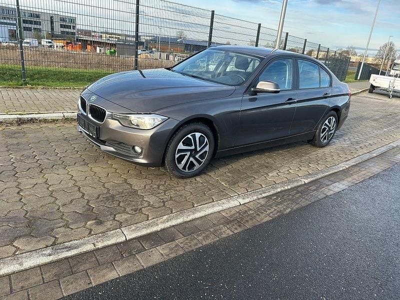 Gebraucht BMW 316 136 PS (100 kW) 2013 Braun Limousine