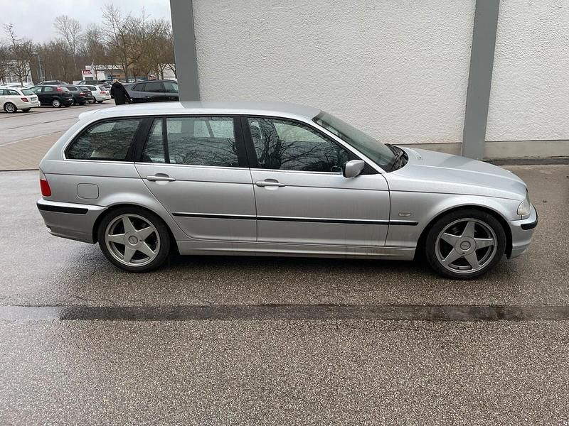 Gebraucht BMW 320 150 PS (110 kW) 2000 Silber Kombi