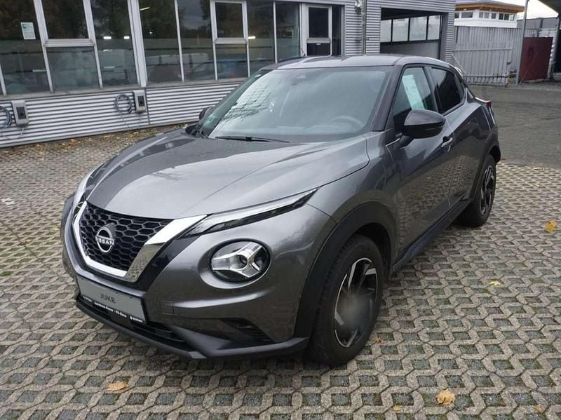 Gun metallic (m) Gebraucht 2023 Nissan Juke Style Edition SUV | 15.990 € (Superpreis) - Bild 1/4