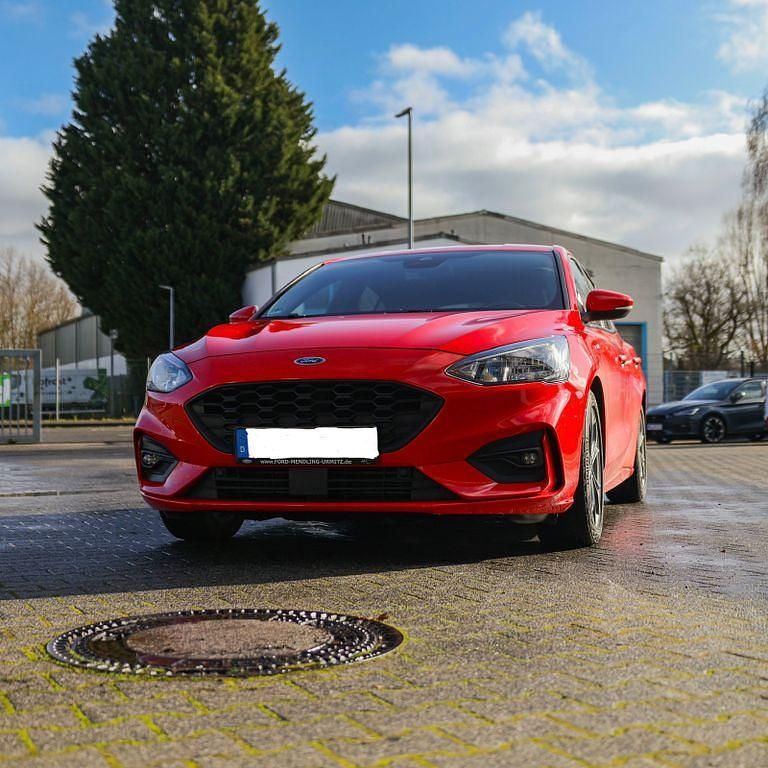 Gebraucht Ford Focus ST-Line 150 PS (110 kW) 2020 Rot Limousine