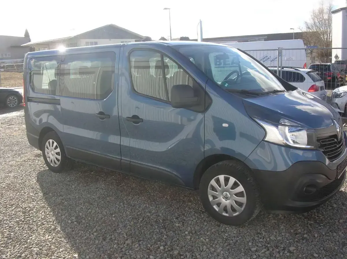 Gebraucht Renault Trafic 121 PS (88 kW) 2019 Panoramablau Van / Kleinbus