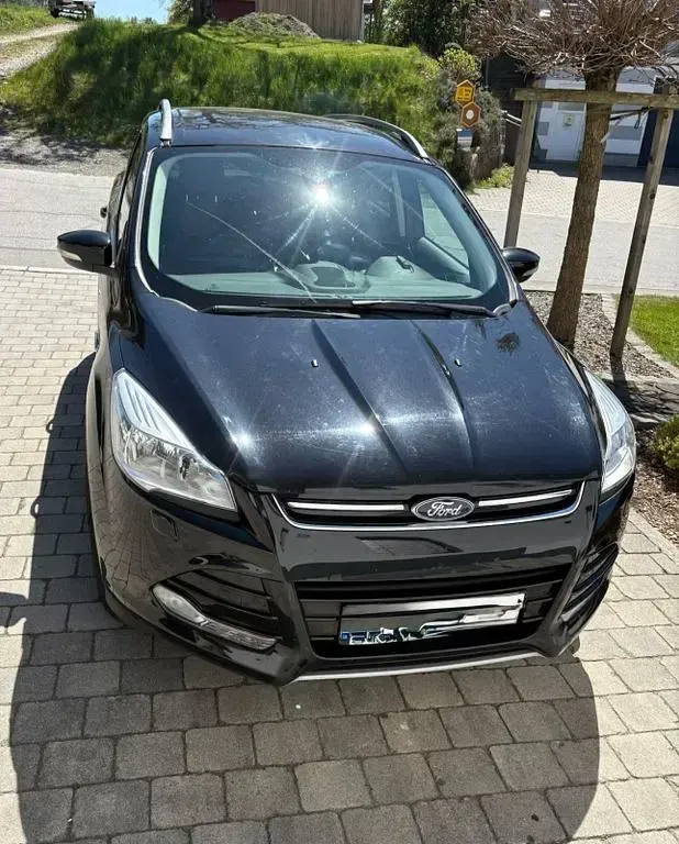 Usado Ford Kuga Titanium 140 HP (102 kW) 2013 Preto SUV