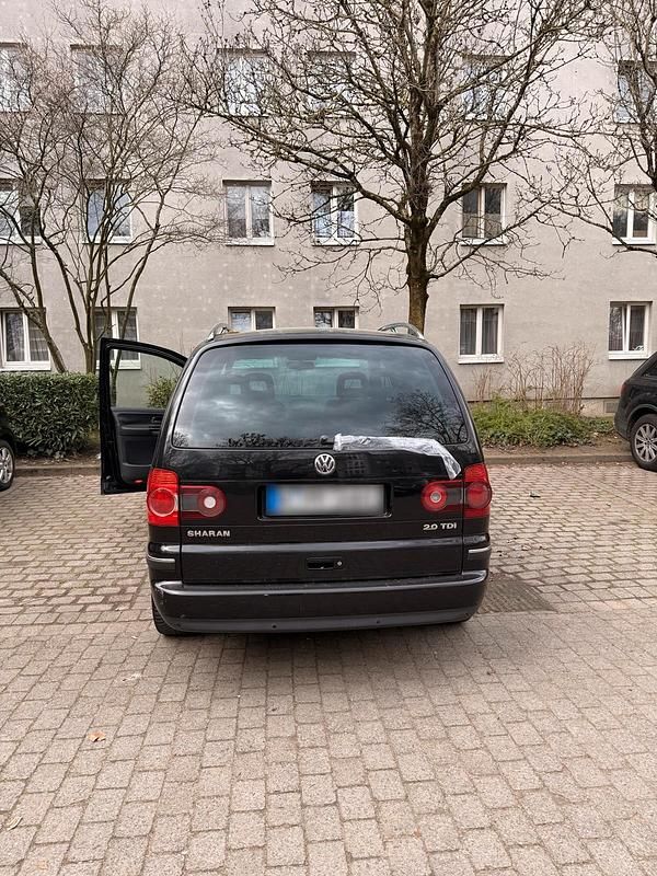 Gebraucht VW Sharan 140 PS (102 kW) 2009 Schwarz Van / Kleinbus