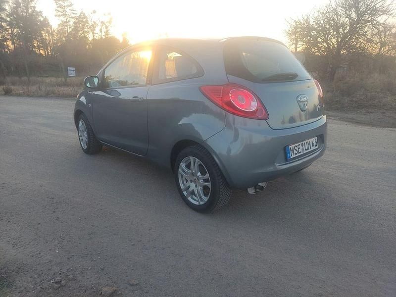 Gebraucht Ford Ka Titanium 69 PS (50 kW) 2012 Grau Kleinwagen